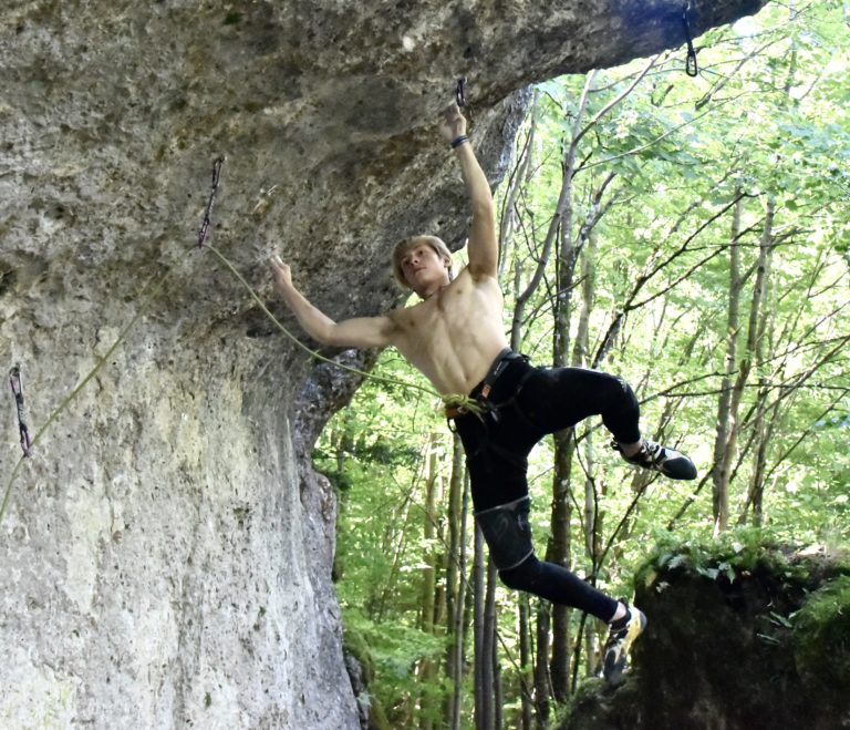 Cameron Horst sending Pain Makes Me Stronger, Everyday! (8c+/5.14c), Frankenjura, Germany